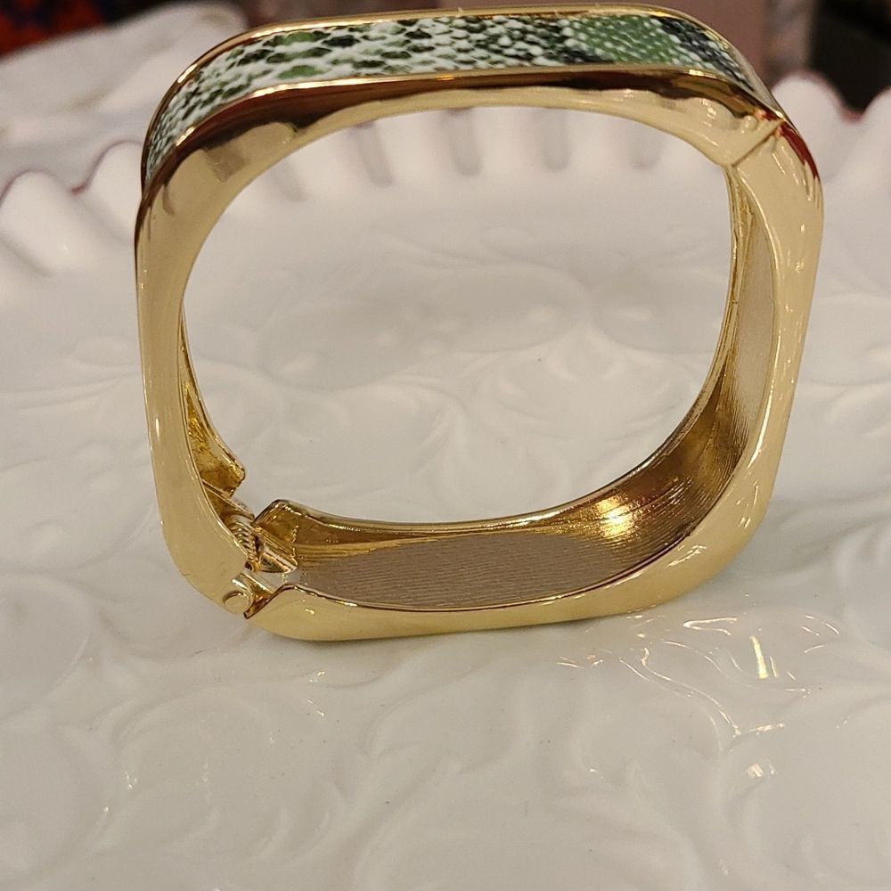 Square Clamp Bangle - Picture 9 of 16